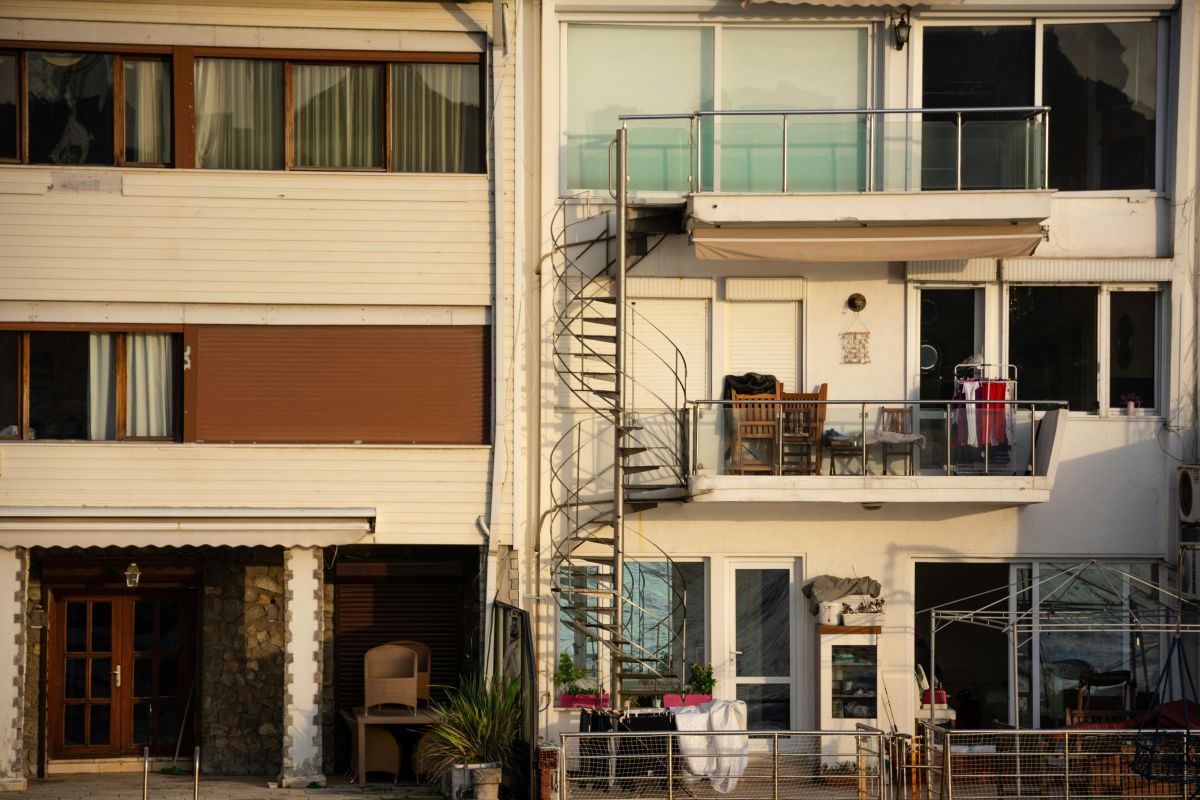 Derechos del inquilino si hay okupas en el edificio