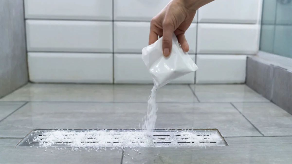 Piso con malos olores del desagüe: pasos legales