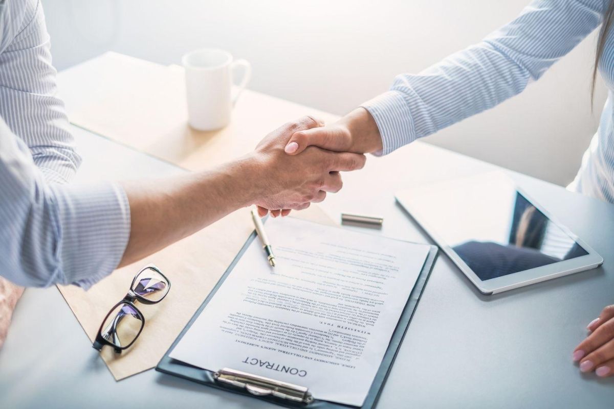 Prohibición de empadronarse en contrato: validez real