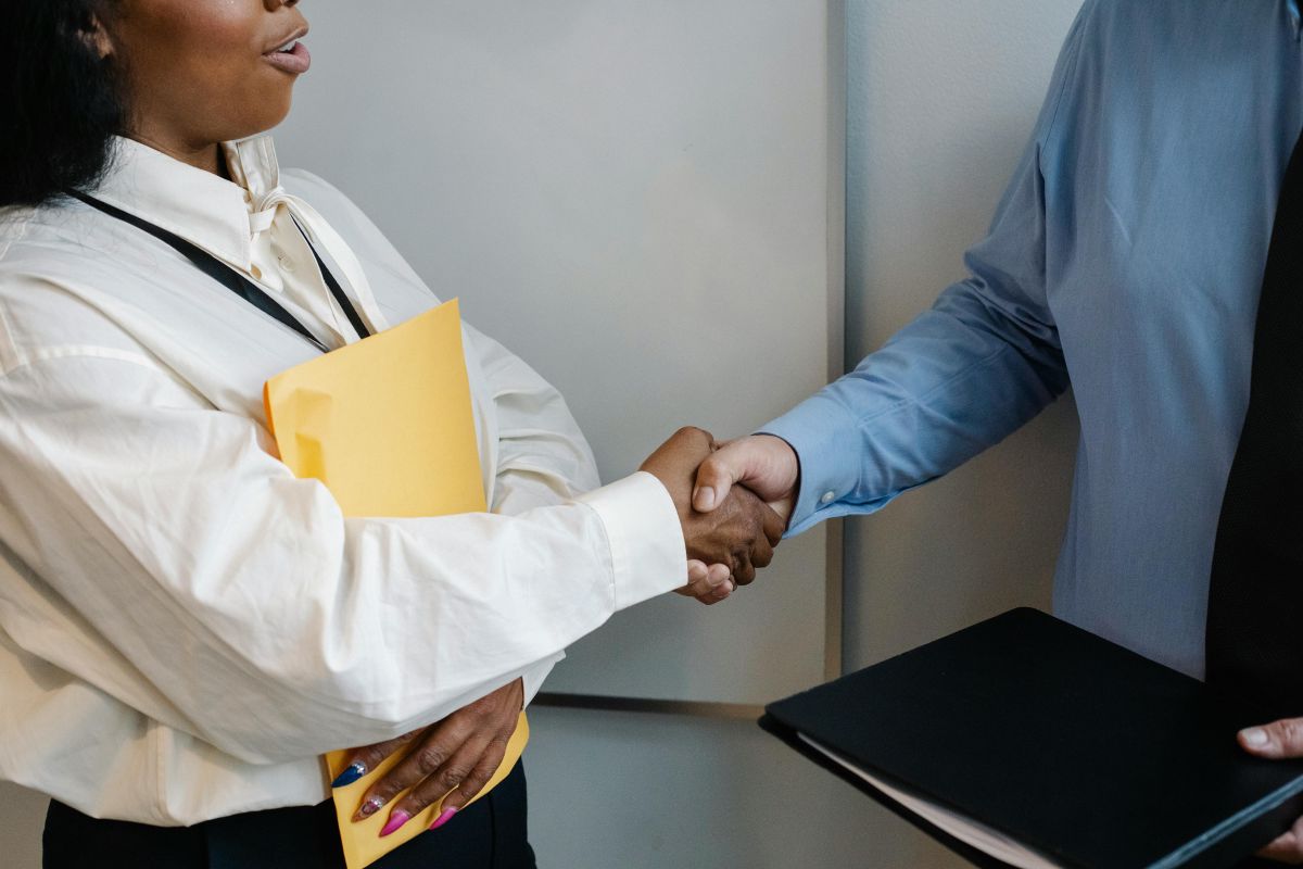 ¿Qué derechos tienes si te niegas a firmar un contrato?